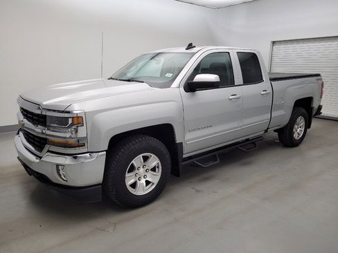 Used 2018 Chevrolet Silverado 1500 LT w/ All Star Edition AWD/4WD image 2