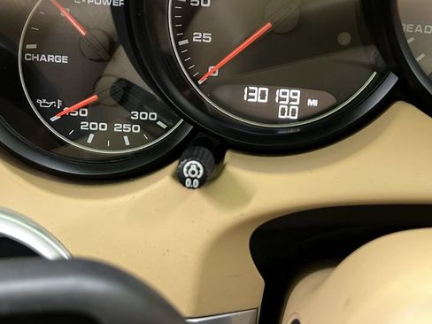 Used 2011 Porsche Cayenne S AWD/4WD image 18