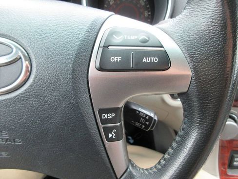 Used 2011 Toyota Highlander Limited w/ Tow Pkg AWD/4WD image 27