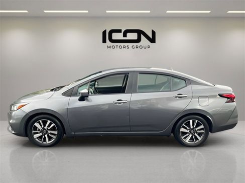 Used 2021 Nissan Versa SV image 4