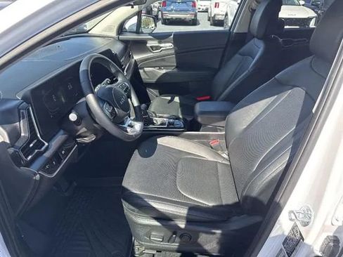 Certified 2024 Kia Sportage EX FWD image 10