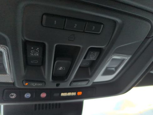 Used 2025 Chevrolet Silverado 1500 High Country AWD/4WD image 36