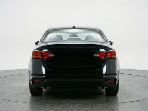 Used 2025 Nissan Altima 2.5 SV image 7