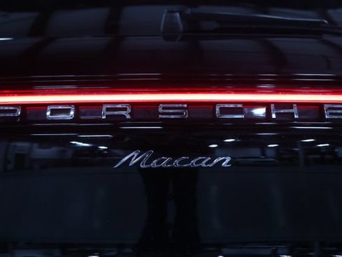 Used 2020 Porsche Macan AWD/4WD image 14