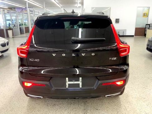 Used 2020 Volvo XC40 T5 R-Design image 5