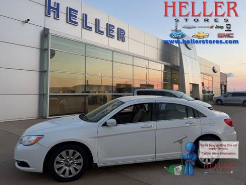 Used 2013 Chrysler 200 LX FWD image 1