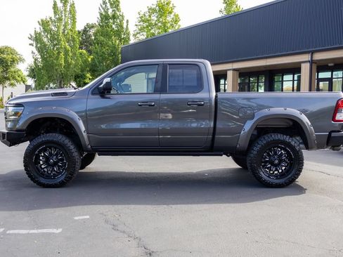 Used 2022 RAM 1500 Big Horn w/ Night Edition AWD/4WD image 10