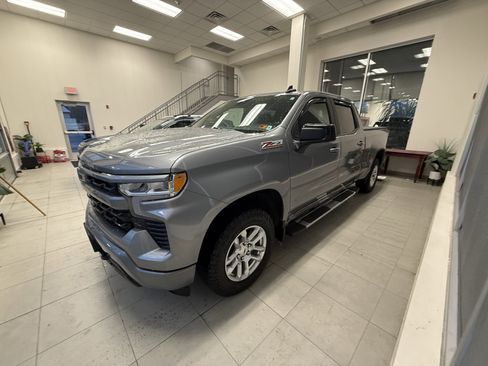 Used 2023 Chevrolet Silverado 1500 RST image 3