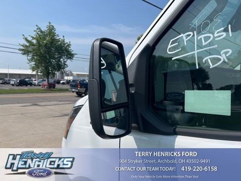 New 2023 Ford E-Transit Medium Roof RWD image 12