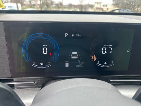 Used 2024 Hyundai Kona SE FWD image 8