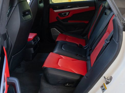 Used 2019 Lamborghini Urus image 56