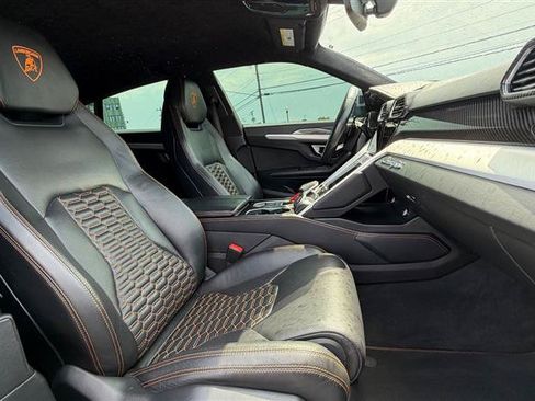 Used 2020 Lamborghini Urus AWD/4WD image 47