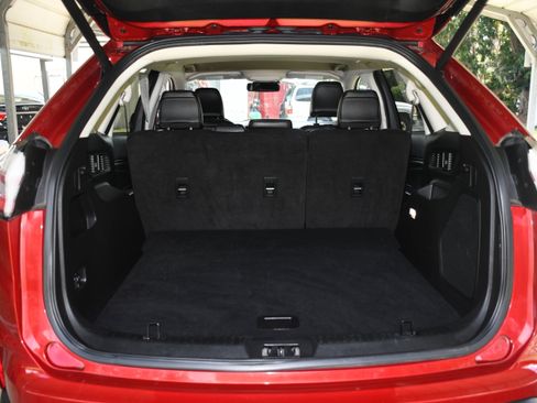 Used 2024 Ford Edge Titanium image 19