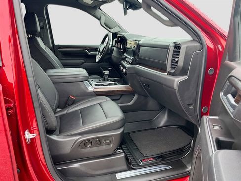 Used 2025 GMC Sierra 1500 SLT w/ SLT Premium Plus Package image 29