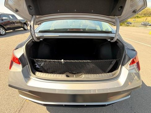 Used 2024 Hyundai Elantra SEL w/ Convenience Package FWD image 18