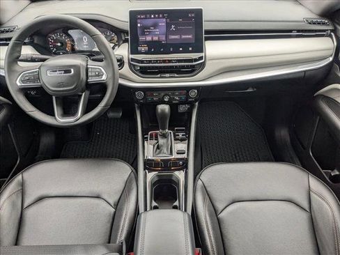 Used 2024 Jeep Compass Limited image 16