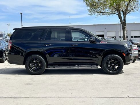 Used 2022 Chevrolet Tahoe Z71 w/ Luxury Package image 3