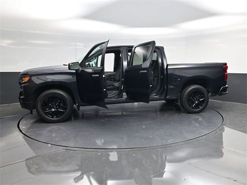 Used 2022 Chevrolet Silverado 1500 Custom image 55