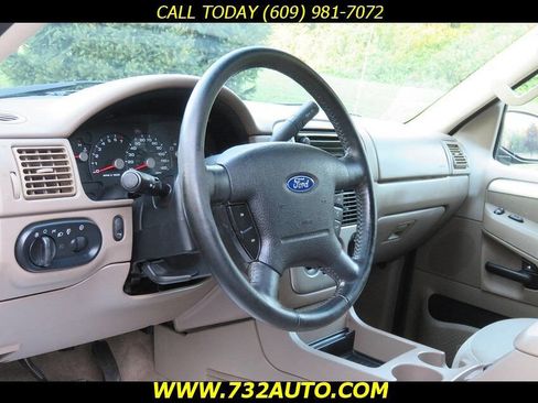 Used 2003 Ford Explorer XLT image 28