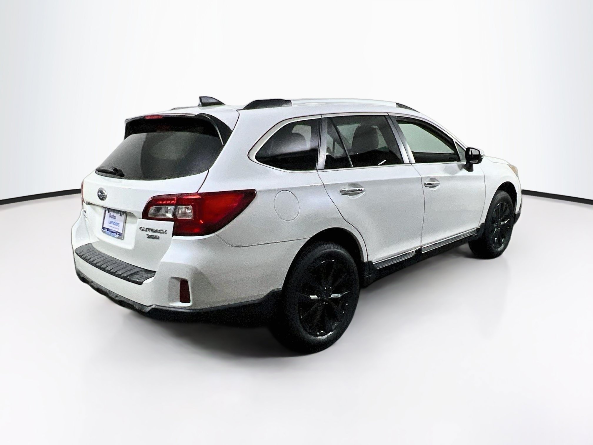 Used 2017 Subaru Outback 3.6R Touring AWD/4WD image 5