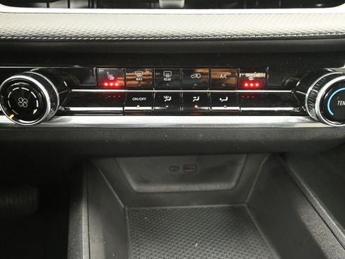 Used 2025 Chevrolet Equinox LT w/ Safety and Technology Package image 15