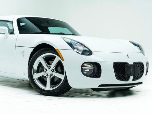 Used 2009 Pontiac Solstice GXP image 4