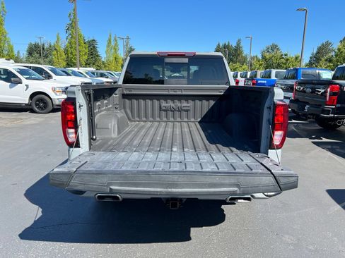 Used 2024 GMC Sierra 1500 Elevation w/ Elevation Premium Package AWD/4WD image 7