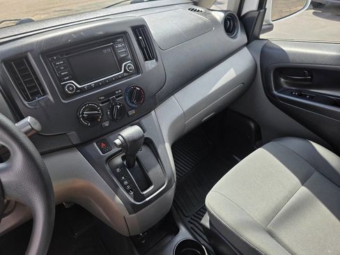 Used 2019 Nissan NV200 SV w/ Back Door Glass Package image 21