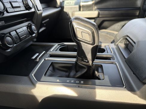 Used 2018 Ford F150 Raptor w/ Equipment Group 801A Mid image 23