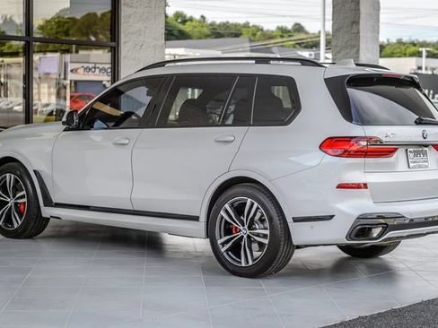 Used 2022 BMW X7 xDrive40i w/ M Sport Package AWD/4WD image 7