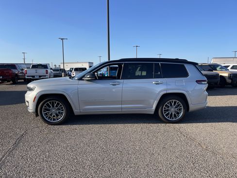Certified 2025 Jeep Grand Cherokee L Summit w/ Luxury Tech Group V AWD/4WD image 3