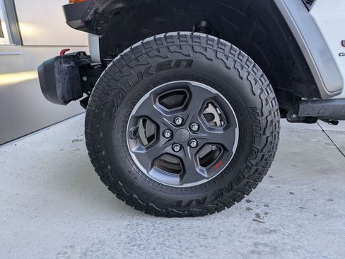 Used 2023 Jeep Gladiator Rubicon w/ LED Lighting Group image 31