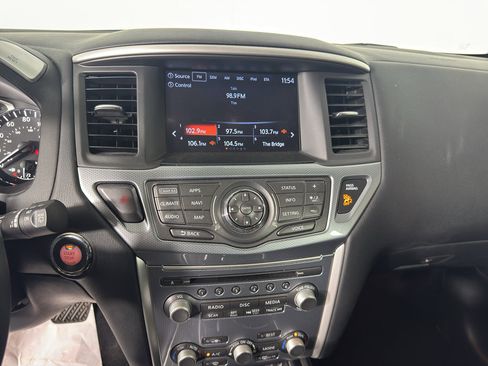 Used 2017 Nissan Pathfinder SL w/ SL Tech Package image 26