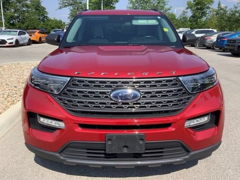 Used 2021 Ford Explorer XLT w/ Equipment Group 202A AWD/4WD image 2