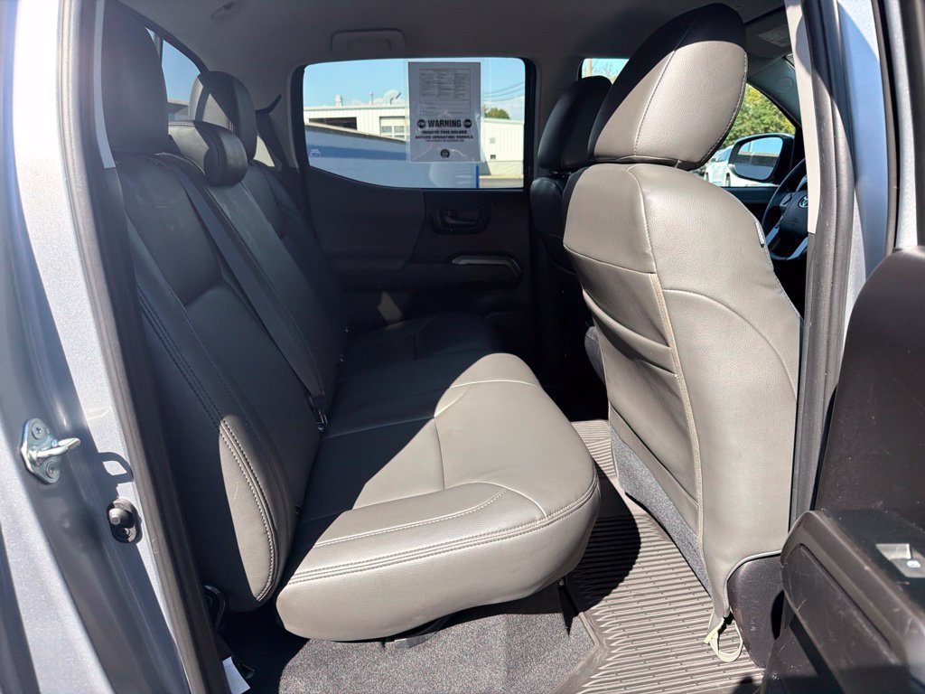 Used 2021 Toyota Tacoma SR5 AWD/4WD image 22
