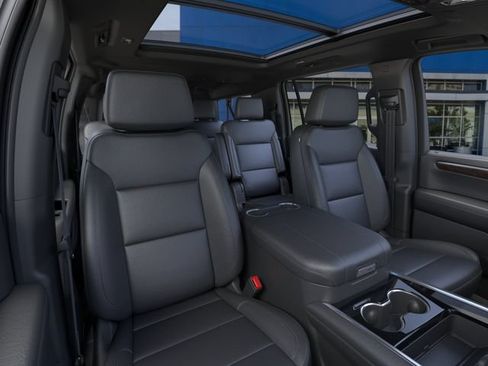 New 2026 Chevrolet Suburban Z71 w/ Comfort Package AWD/4WD image 16