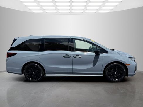 Used 2025 Honda Odyssey Sport-L image 6