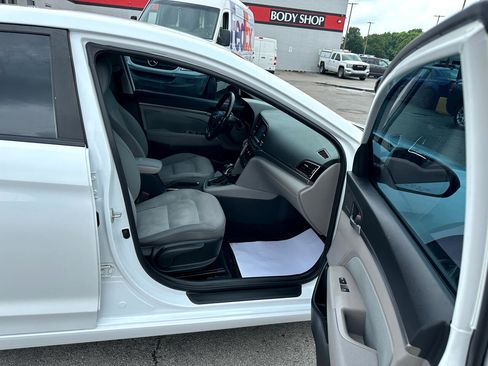 Used 2017 Hyundai Elantra ECO image 10