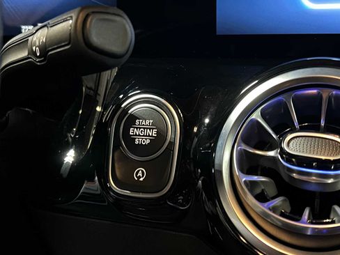 Certified 2025 Mercedes-Benz GLA 250 4MATIC image 25