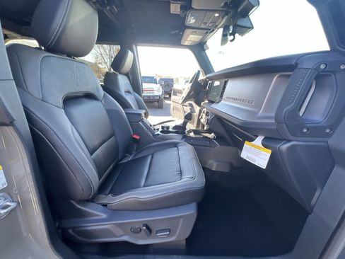 New 2025 Ford Bronco Outer Banks image 26
