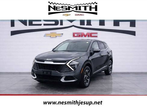 Used 2024 Kia Sportage LX image 1