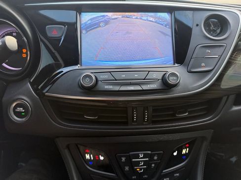 Used 2019 Buick Envision Essence image 17