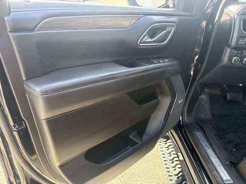 Used 2023 Chevrolet Suburban Z71 w/ Z71 Off-Road Package AWD/4WD image 19