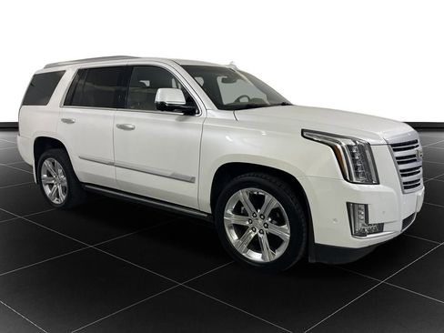 Used 2017 Cadillac Escalade Platinum image 7