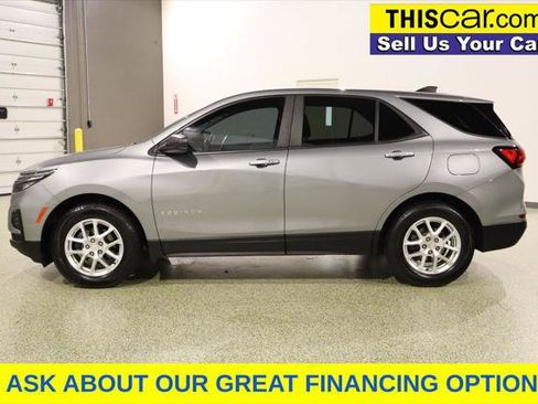 Used 2023 Chevrolet Equinox LS w/ LS Convenience Package image 4