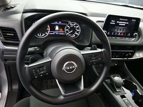Used 2024 Nissan Rogue S FWD image 19