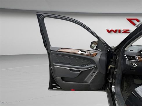 Used 2014 Mercedes-Benz GL 450 4MATIC image 23