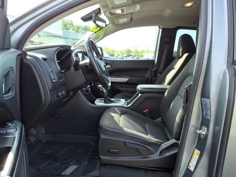 Used 2022 Chevrolet Colorado LT AWD/4WD image 13