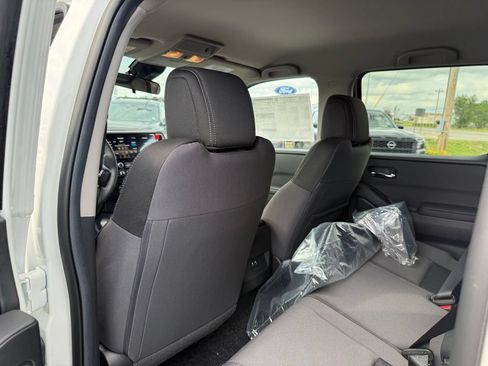 New 2026 Nissan Frontier SV w/ All-Weather Content Package AWD/4WD image 10