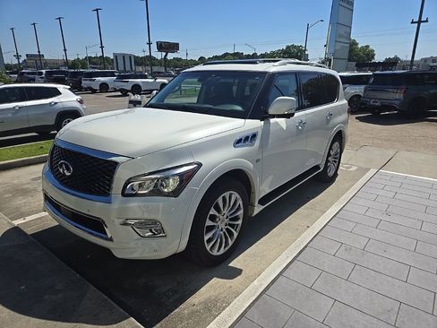 Used 2017 INFINITI QX80 2WD w/ Driver Assistance Package image 1